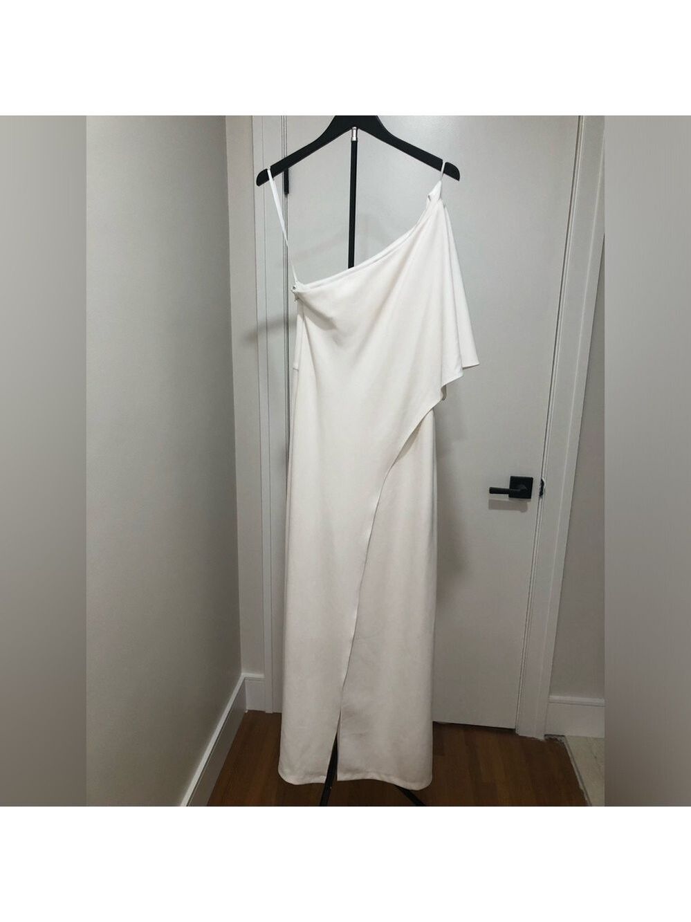 103. Alexia Admor One Shoulder Wide Leg Jumpsuit in white